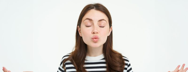 Ajkak körüli izom edzése (orbicularis oris)